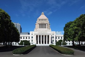 菌类奇谭揭秘地下帝国的幽默冒险